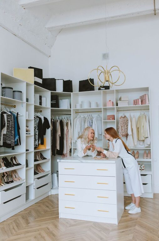 Simple Tips for a Tidy Closet That Stays Organised